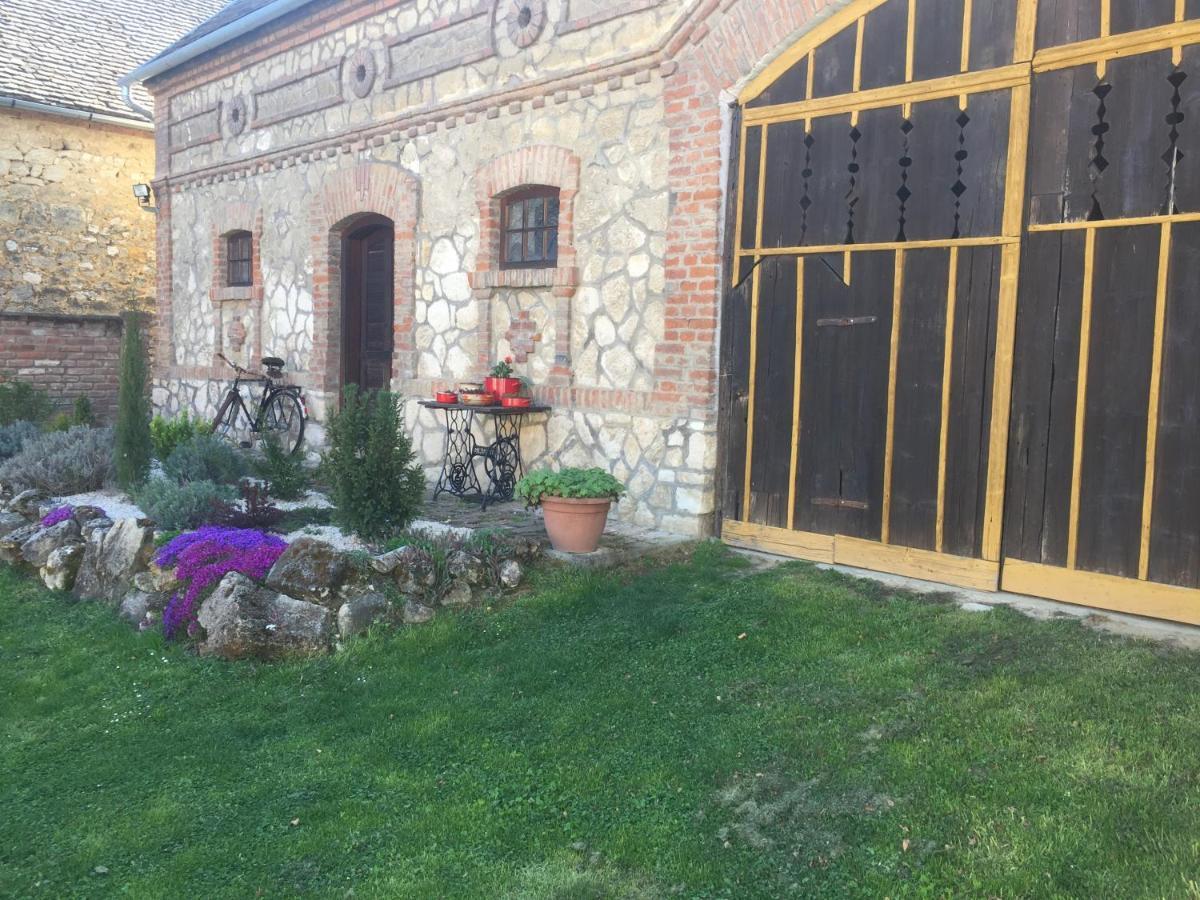 Hotel Levendula Porta Es Pajtaszinhaz Orfű Zewnętrze zdjęcie