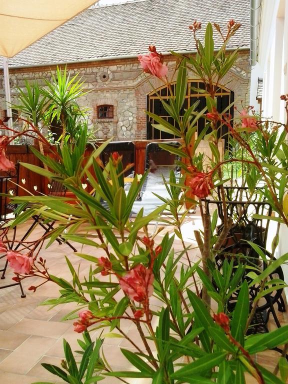 Hotel Levendula Porta Es Pajtaszinhaz Orfű Zewnętrze zdjęcie
